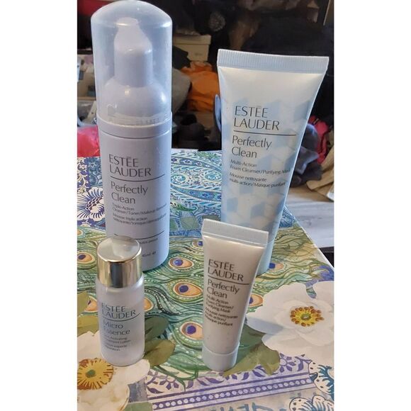 Estee Lauder New 4 PC. Skincare Bundle - Picture 1 of 2